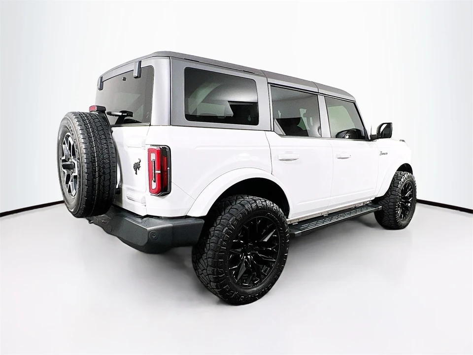2024 Ford Bronco 6th Gen - Image 8 of 12