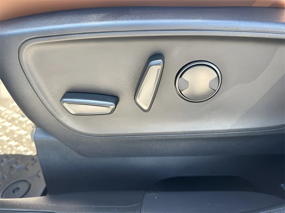 2024 Ford Bronco 6th Gen - Image 10 of 12