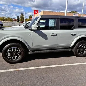 2024 Ford Bronco Outer Banks