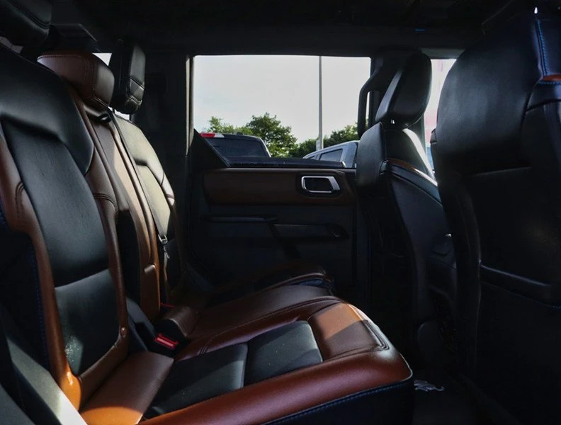 2024 Ford Bronco 6th Gen - Image 10 of 12