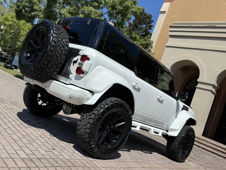 2024 Ford Bronco Raptor 6th Gen - Image 16 of 21