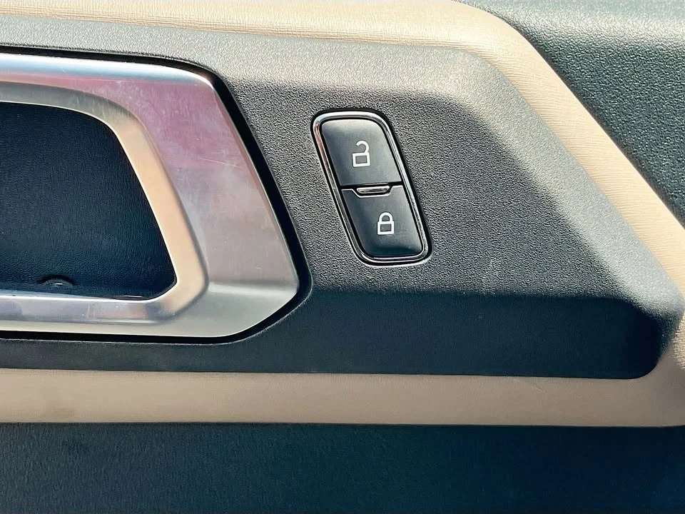 2024 Ford Bronco 6th Gen - Image 18 of 20