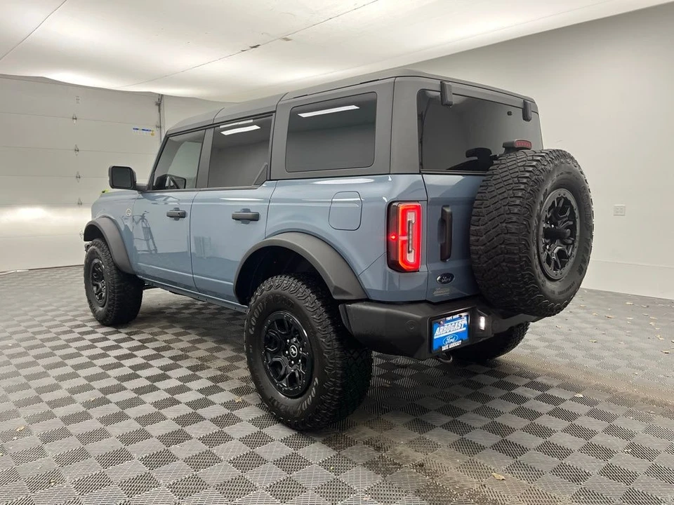 2024 Ford Bronco 6th Gen - Image 11 of 12