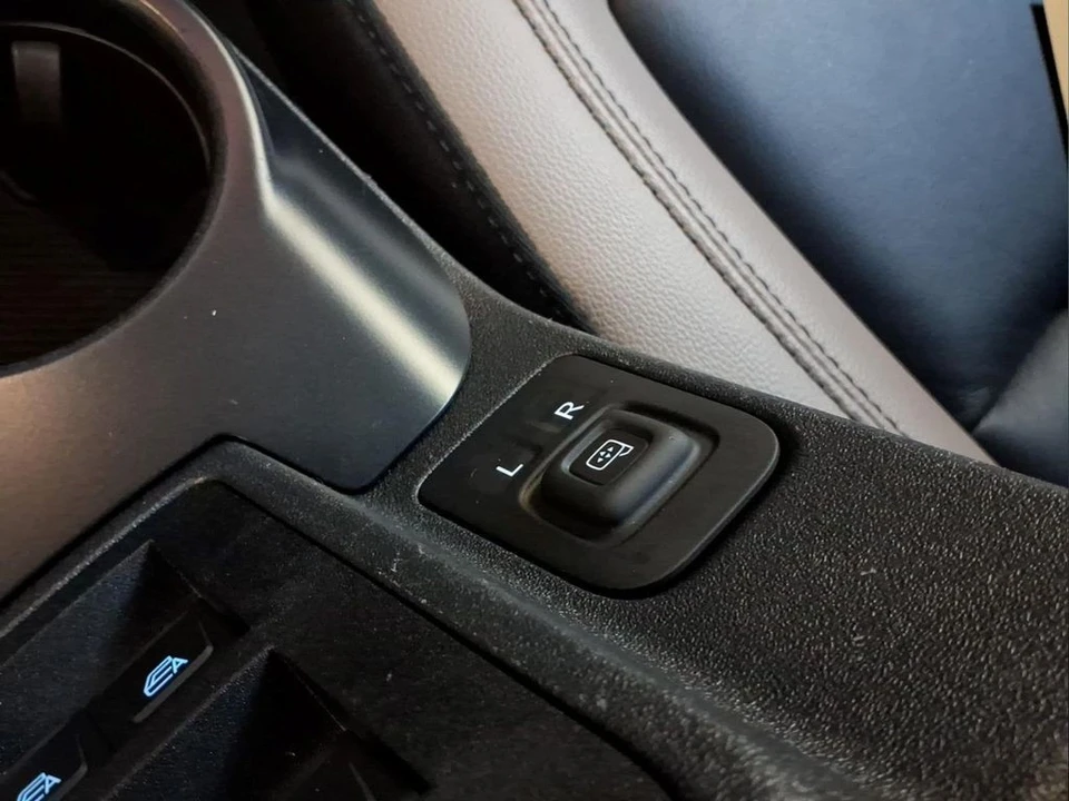 2024 Ford Bronco 6th Gen - Image 18 of 30