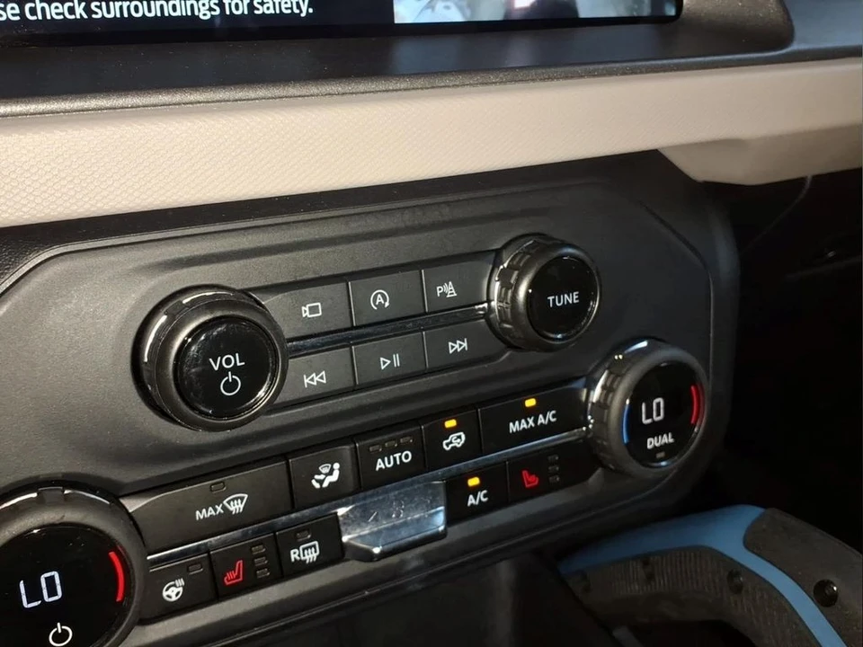 2024 Ford Bronco 6th Gen - Image 11 of 30