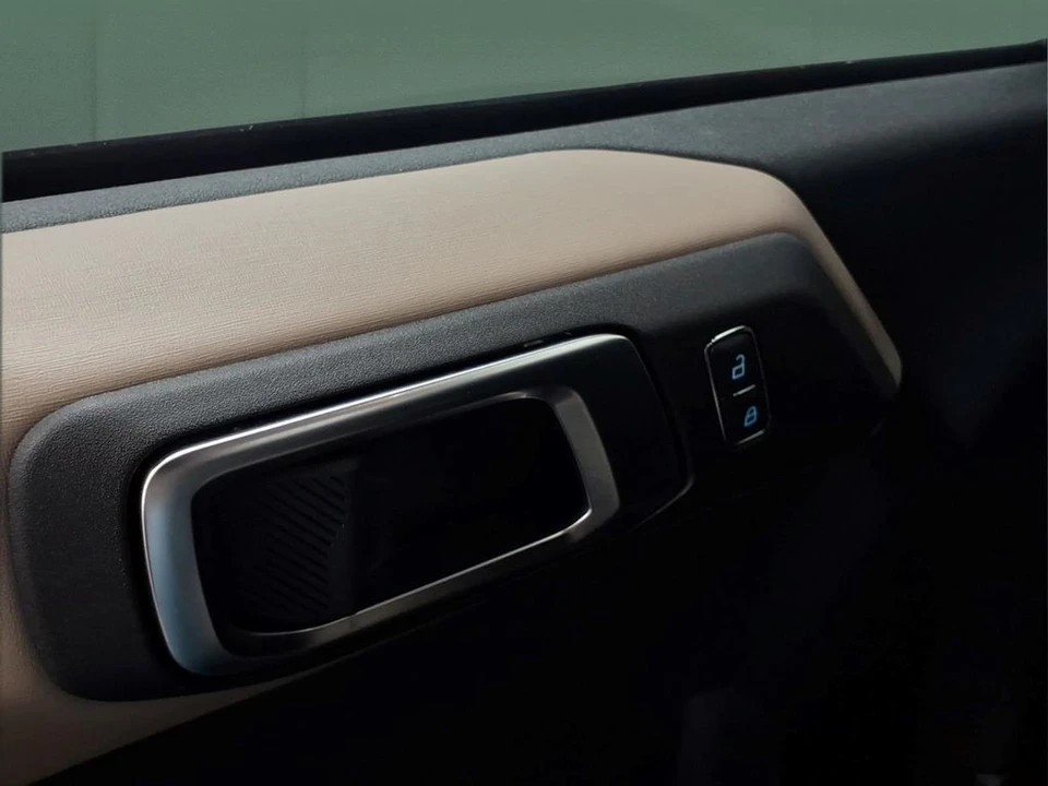 2024 Ford Bronco 6th Gen - Image 19 of 30