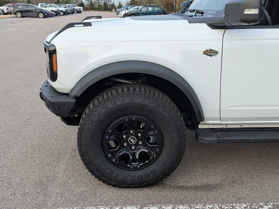 2024 Ford Bronco 6th Gen - Image 11 of 12