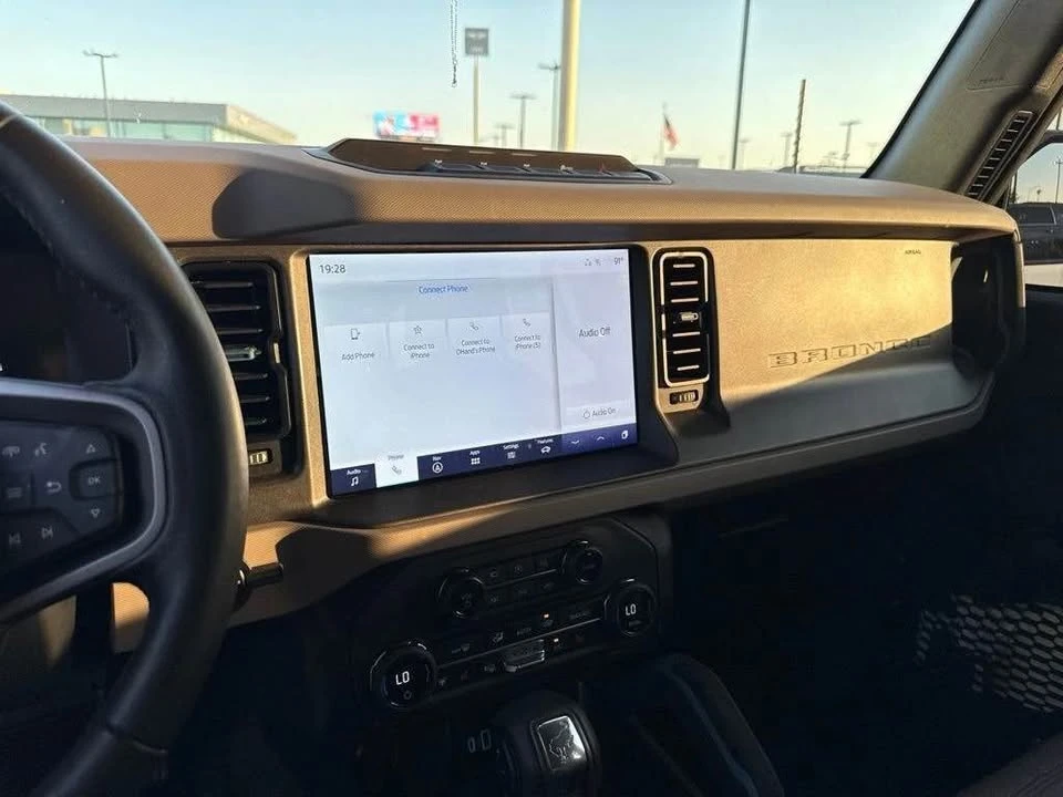 2024 Ford Bronco 6th Gen - Image 14 of 15