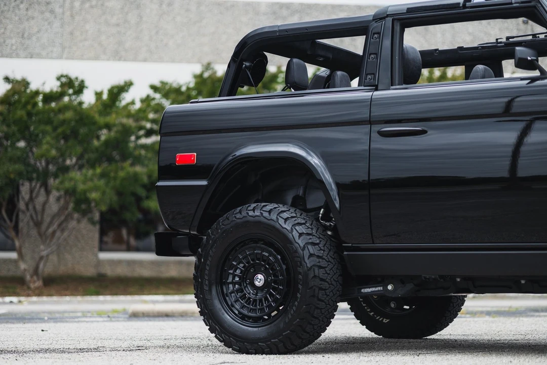 2024 Ford Bronco 6th Gen - Image 23 of 31