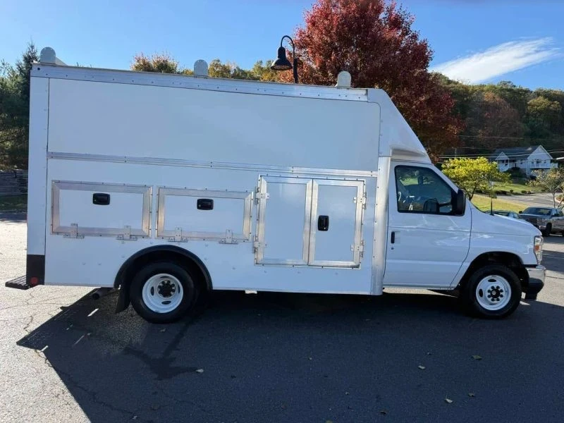 2024 Ford Econoline Van - Image 6 of 12