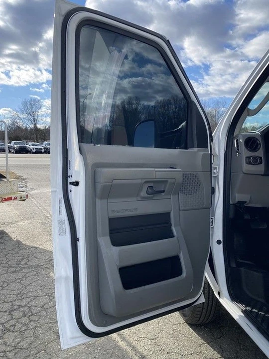 2024 Ford Econoline Van - Image 9 of 21