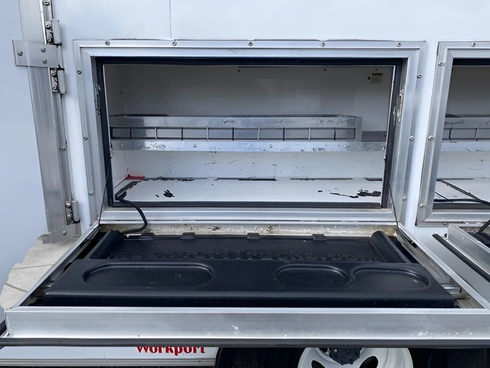 2024 Ford Econoline Van - Image 25 of 31