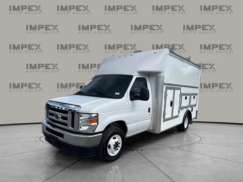 2024 Ford E-350 Super Duty Base