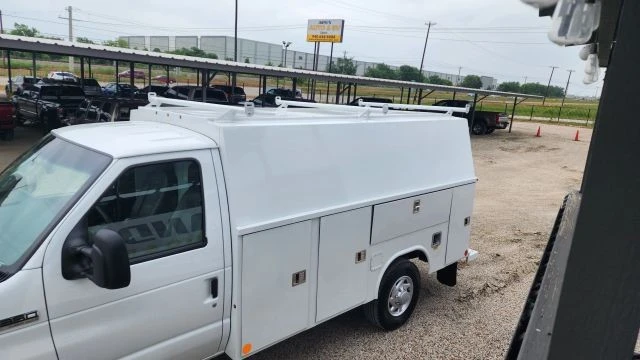 2024 Ford Econoline Van - Image 26 of 31