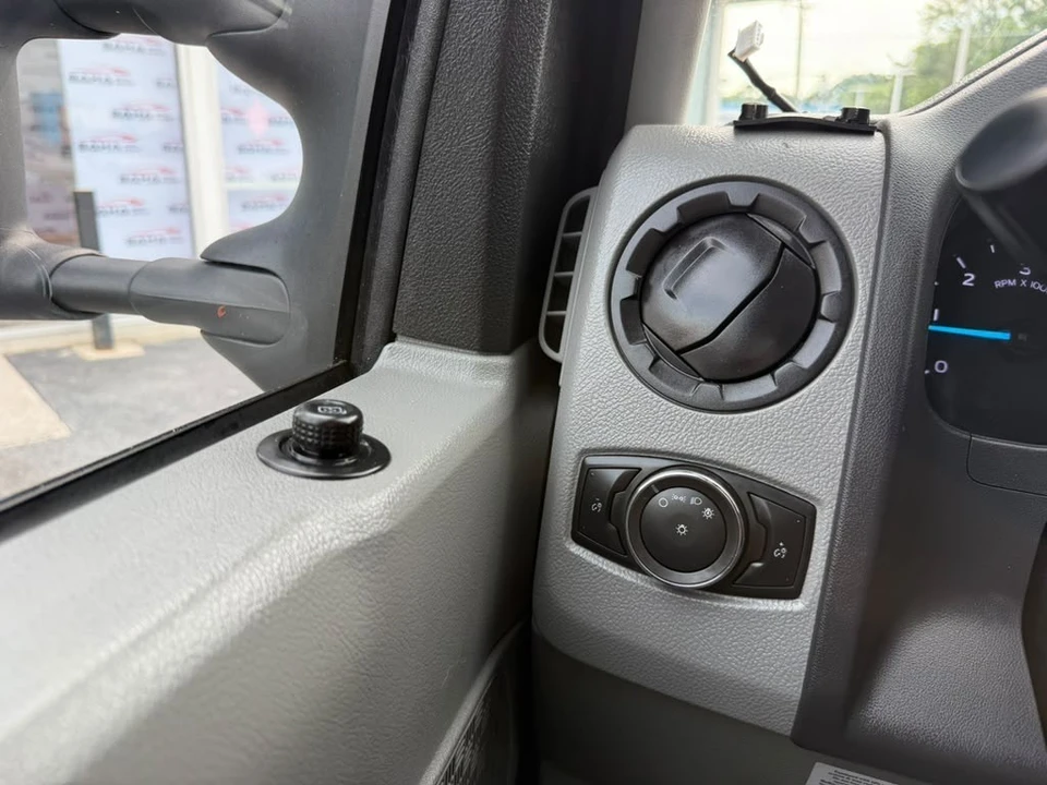 2024 Ford Super Duty 5th Gen - Image 14 of 31