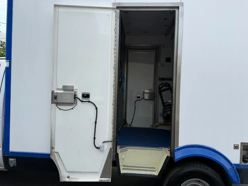 2024 Ford Super Duty 5th Gen - Image 23 of 31
