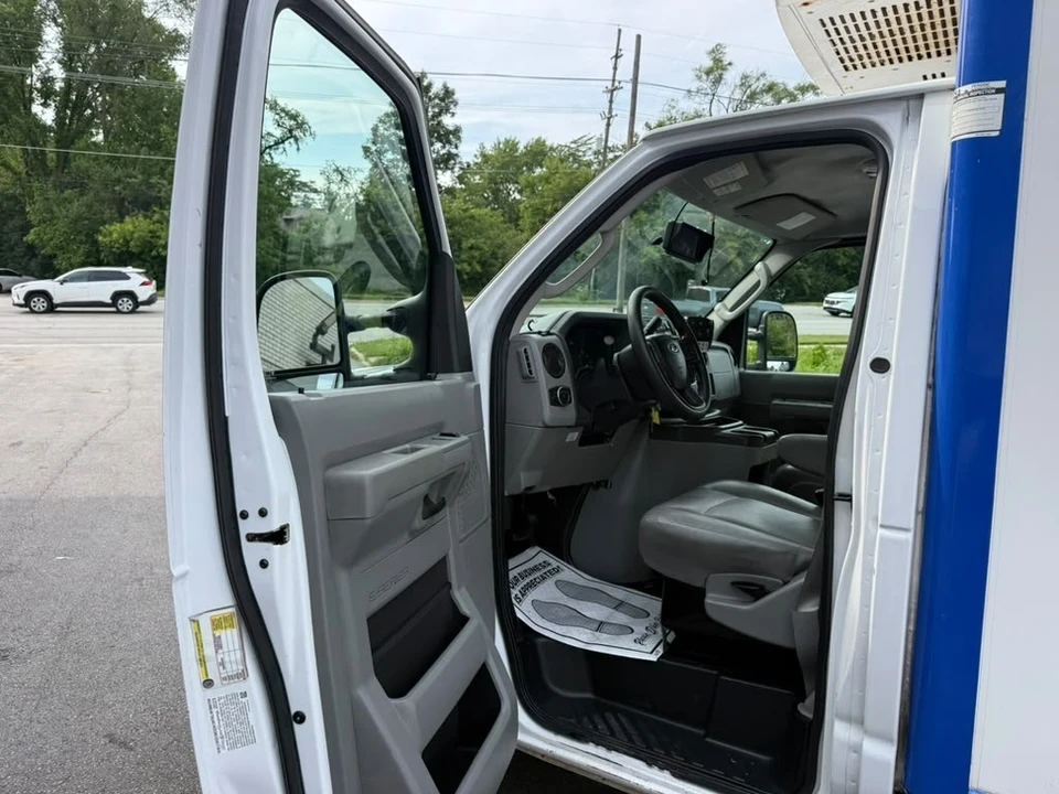 2024 Ford Super Duty 5th Gen - Image 15 of 31