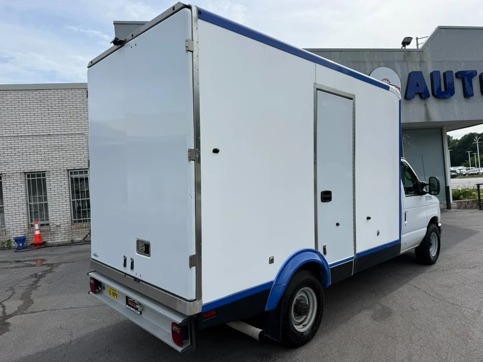 2024 Ford Super Duty 5th Gen - Image 5 of 31