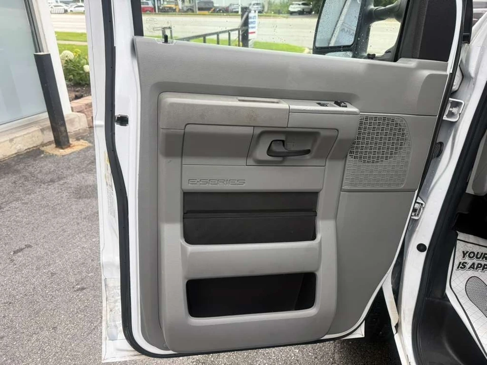2024 Ford Super Duty 5th Gen - Image 21 of 31