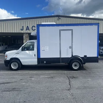 2024 Ford E-350 Super Duty XL