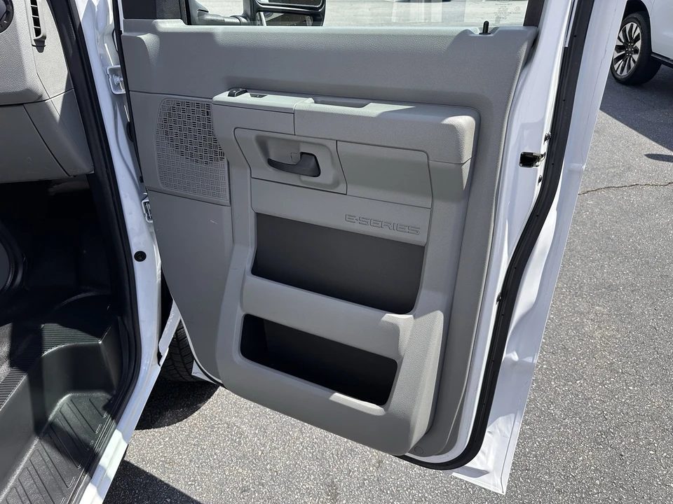 2024 Ford Super Duty 5th Gen - Image 12 of 28