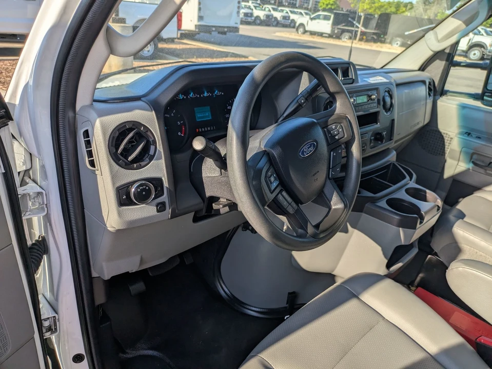 2024 Ford Super Duty 5th Gen - Image 14 of 31