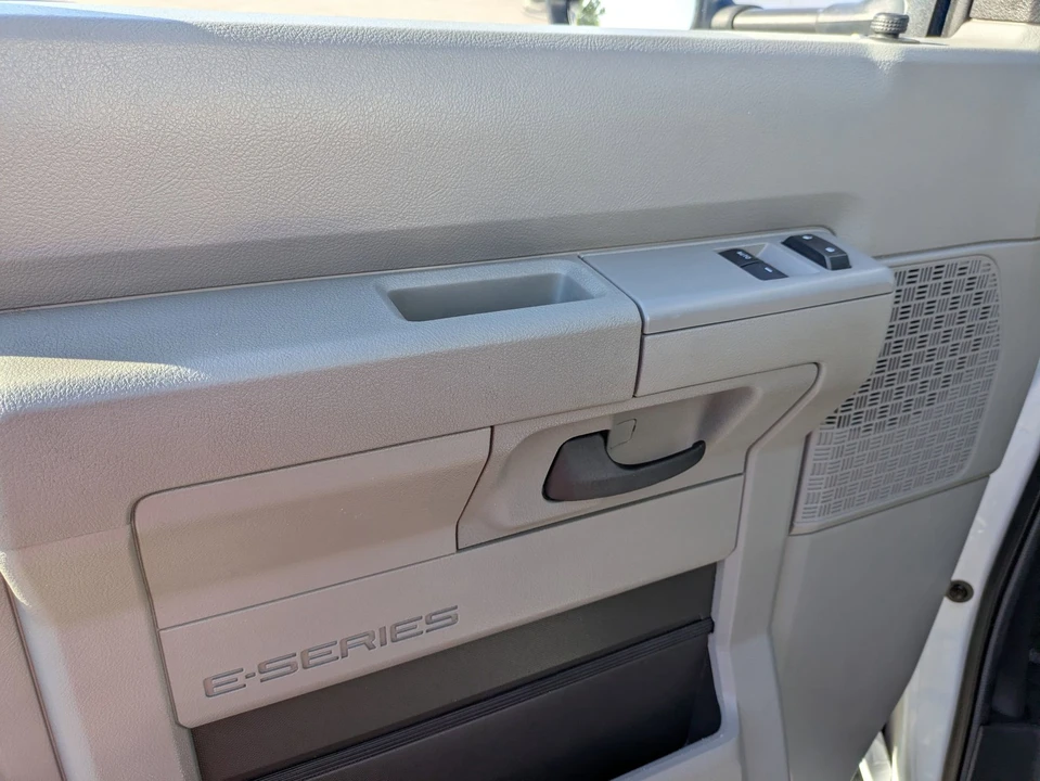2024 Ford Super Duty 5th Gen - Image 16 of 31