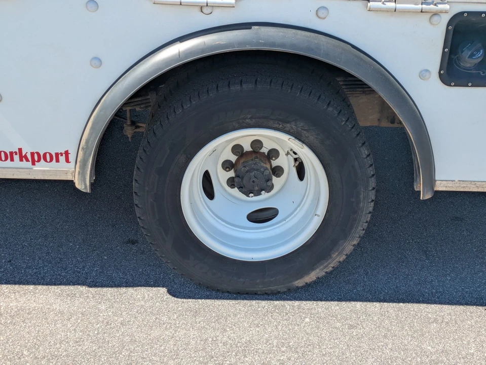 2024 Ford Econoline Van - Image 10 of 21