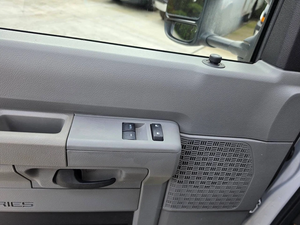 2024 Ford Super Duty 5th Gen - Image 26 of 31