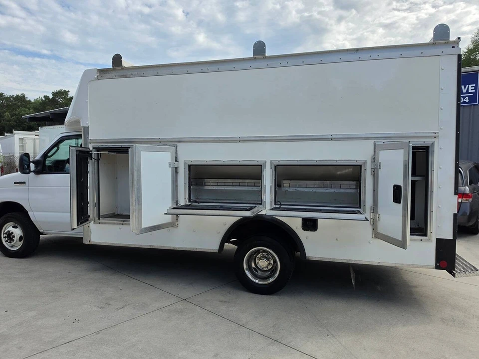 2024 Ford Super Duty 5th Gen - Image 21 of 31