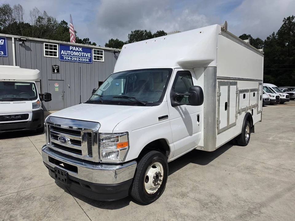 2024 Ford Super Duty 5th Gen - Image 2 of 31