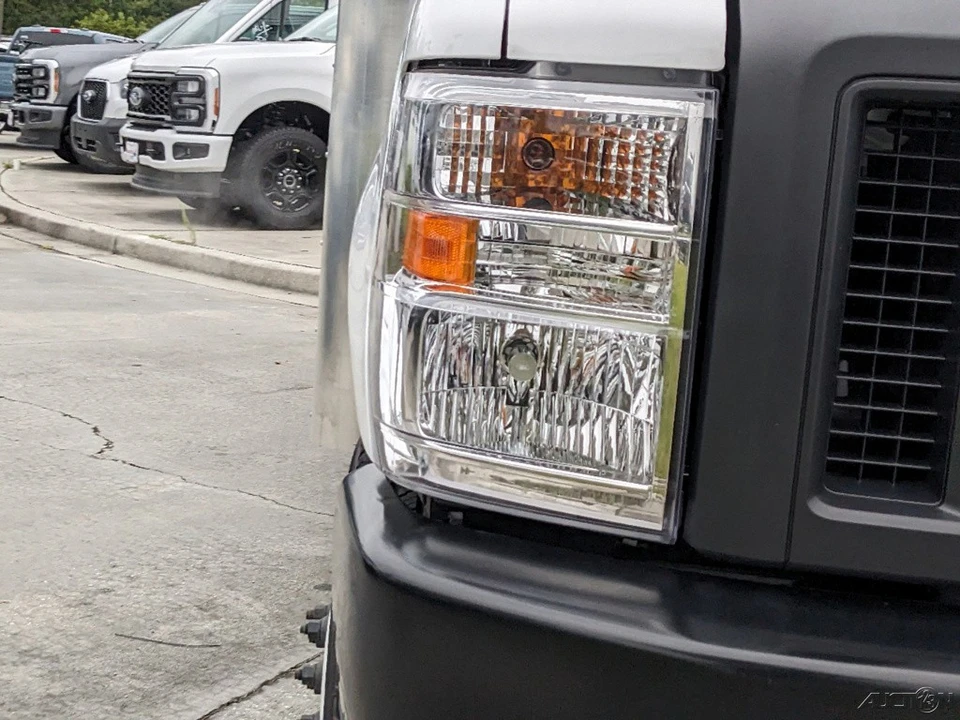 2024 Ford Econoline Van - Image 9 of 21