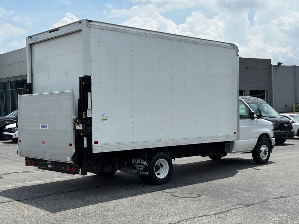 2024 Ford Econoline Van - Image 6 of 12
