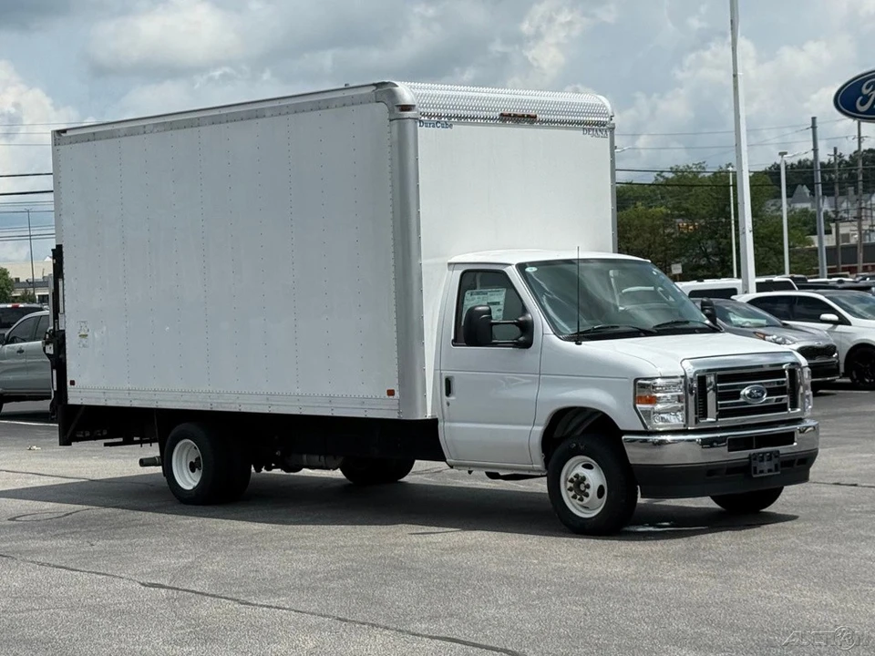 2024 Ford Econoline Van - Image 9 of 12