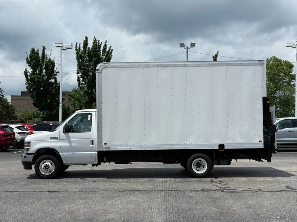 2024 Ford Econoline Van - Image 2 of 12