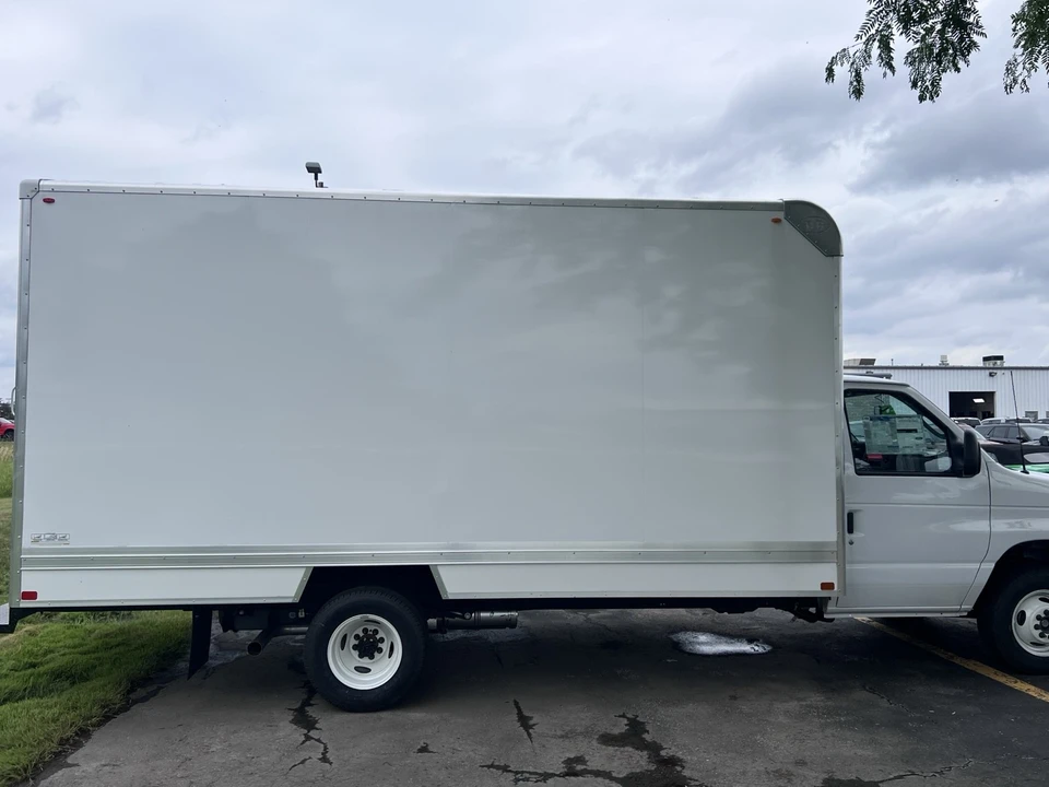 2024 Ford Econoline Van - Image 8 of 17