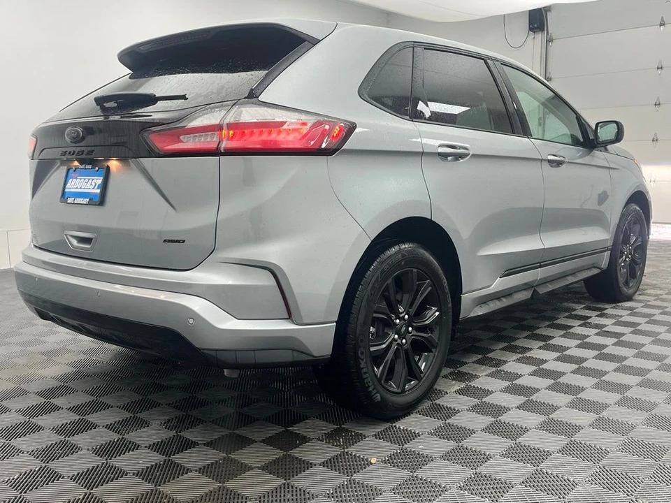 2024 Ford Edge - Image 8 of 12