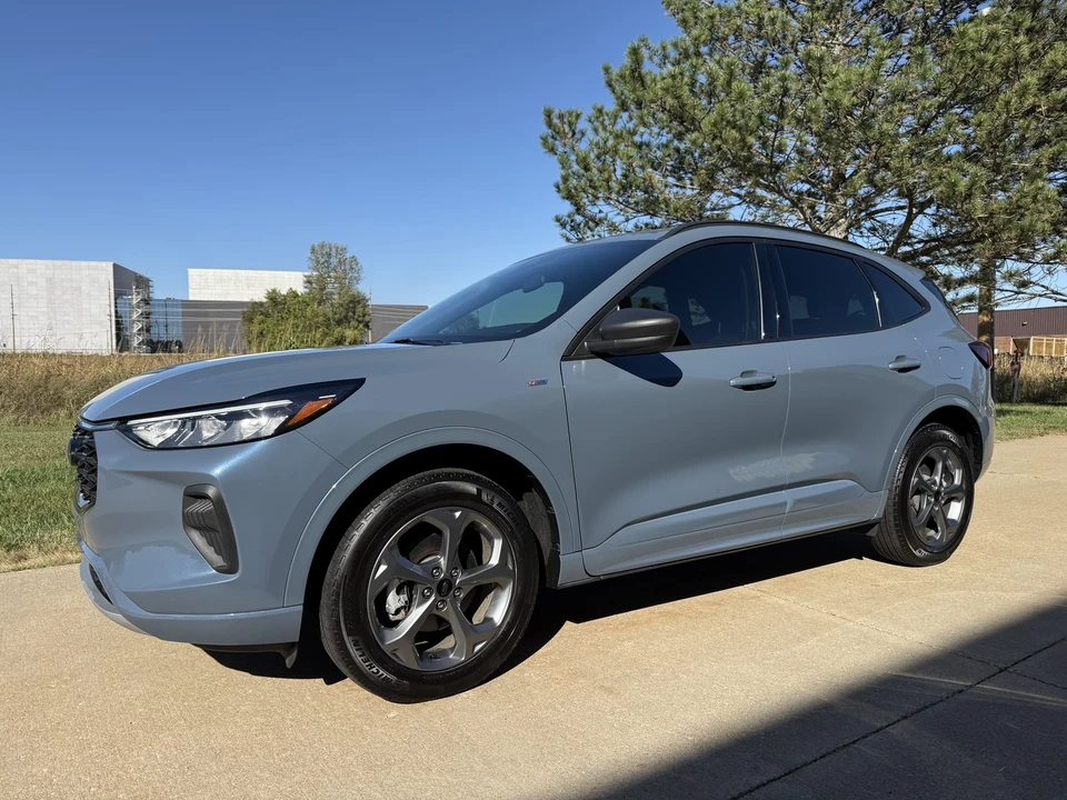 2024 Ford Escape - Image 2 of 19