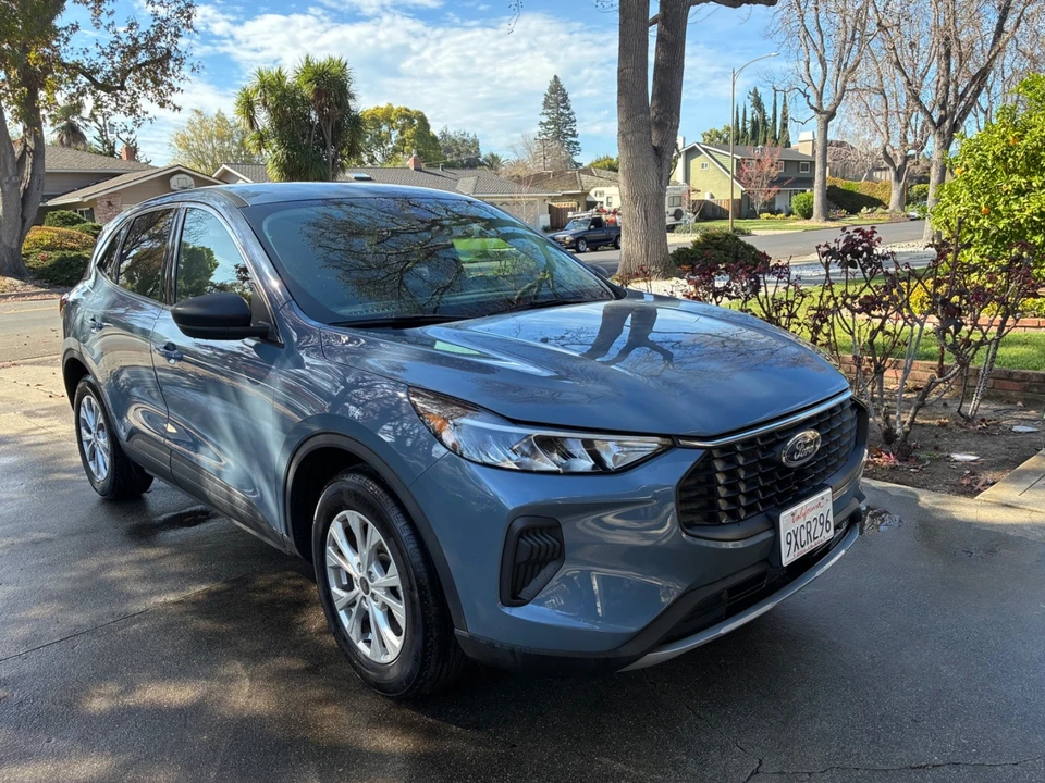 2024 Ford Escape - Image 2 of 5