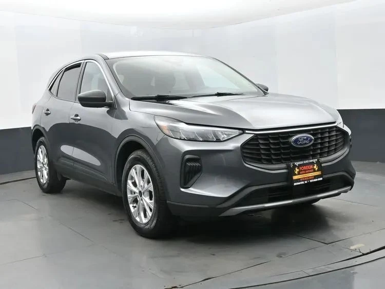 2024 Ford Escape - Image 2 of 12