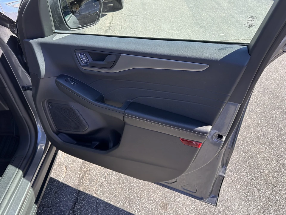 2024 Ford Escape - Image 13 of 31