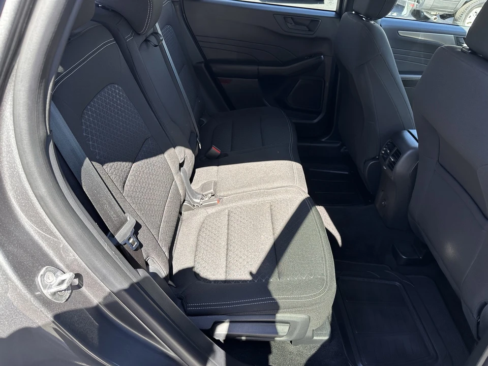 2024 Ford Escape - Image 16 of 31