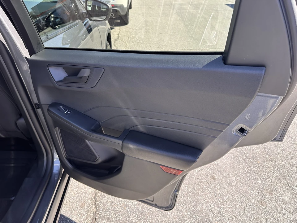 2024 Ford Escape - Image 15 of 31