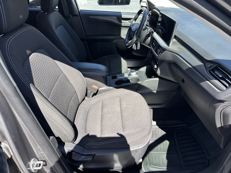 2024 Ford Escape - Image 14 of 31