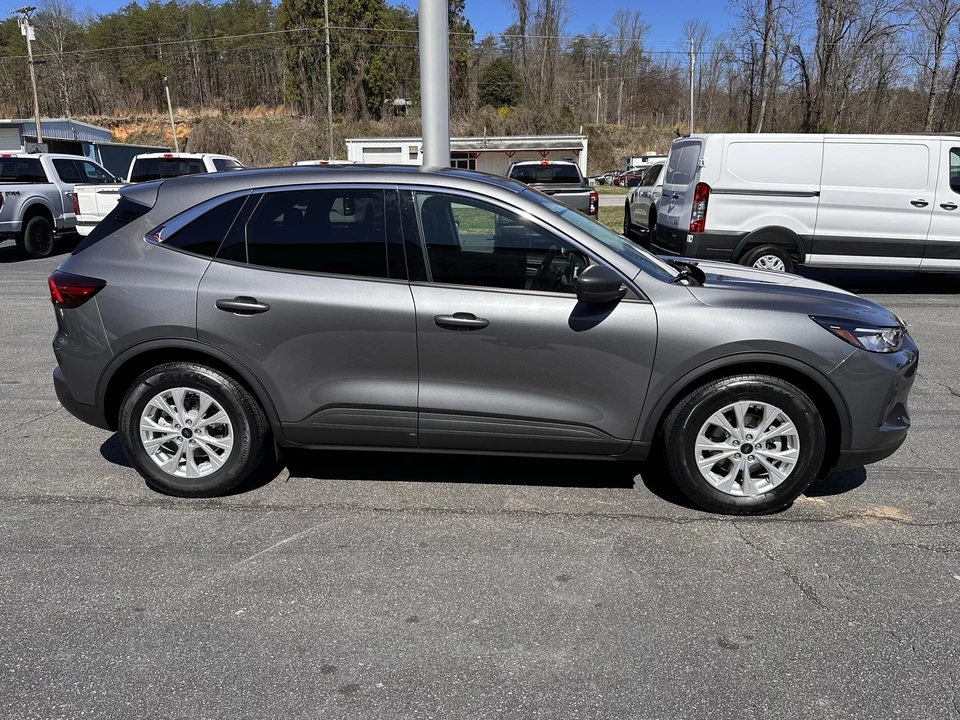 2024 Ford Escape - Image 5 of 31