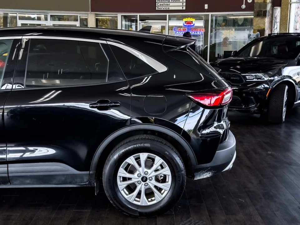 2024 Ford Escape - Image 9 of 12
