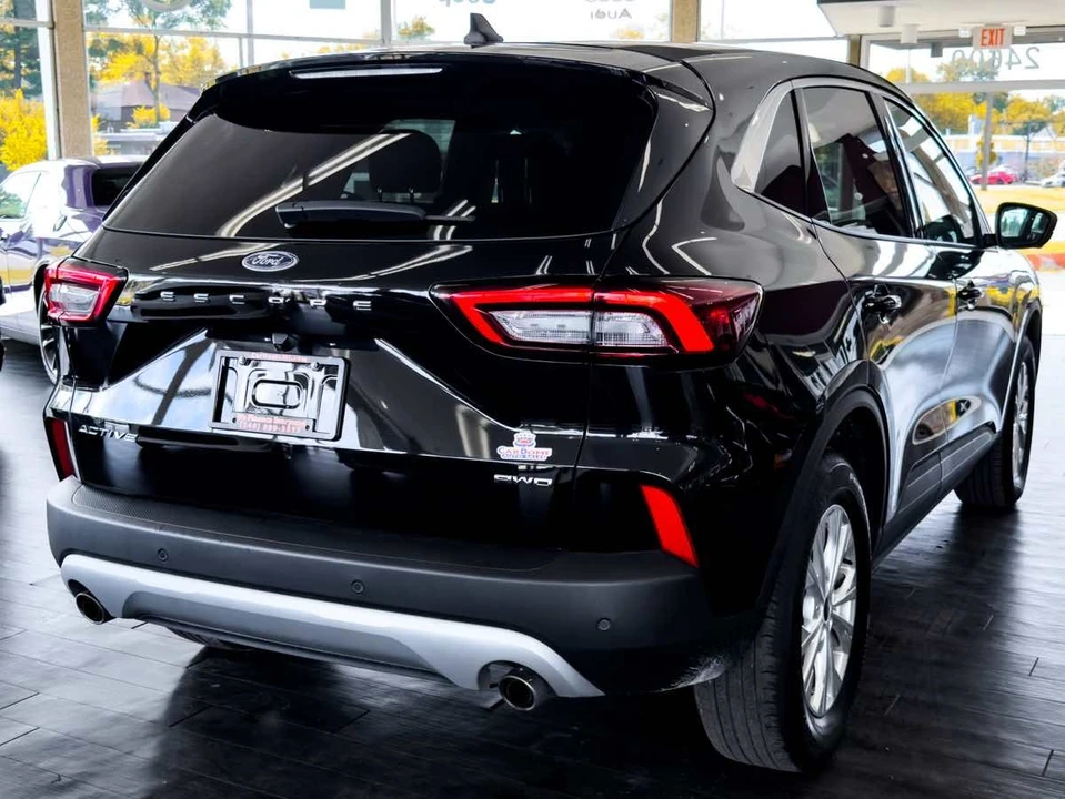 2024 Ford Escape - Image 14 of 21