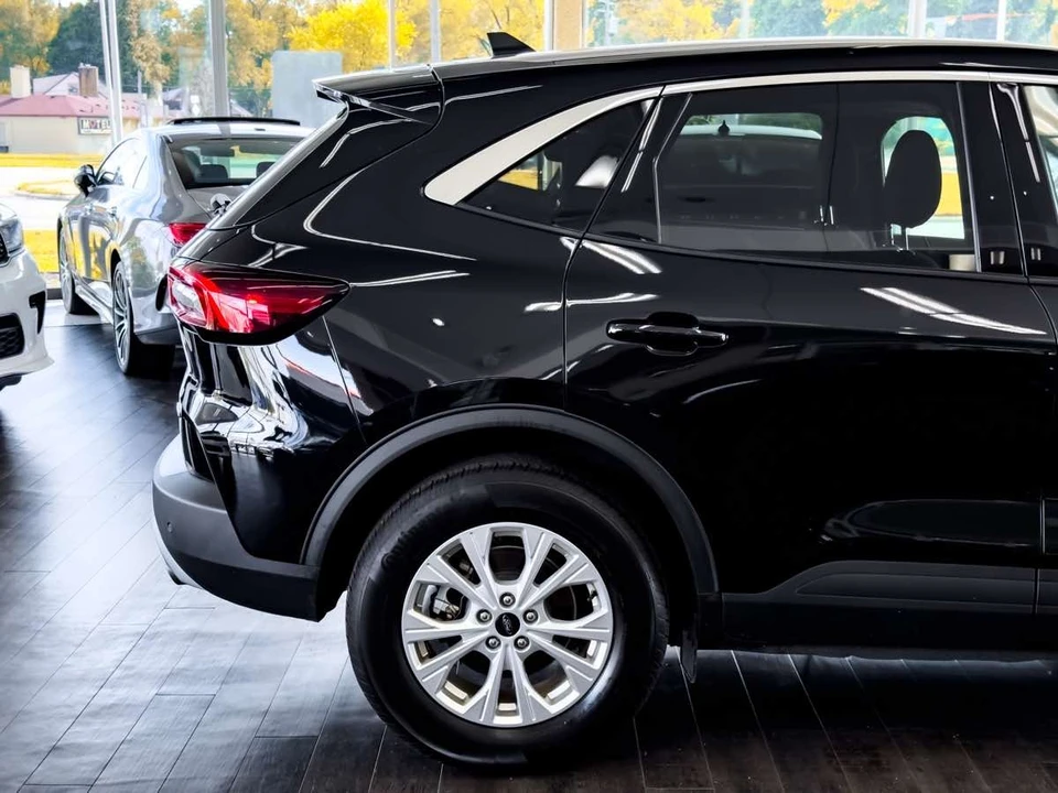 2024 Ford Escape - Image 15 of 21