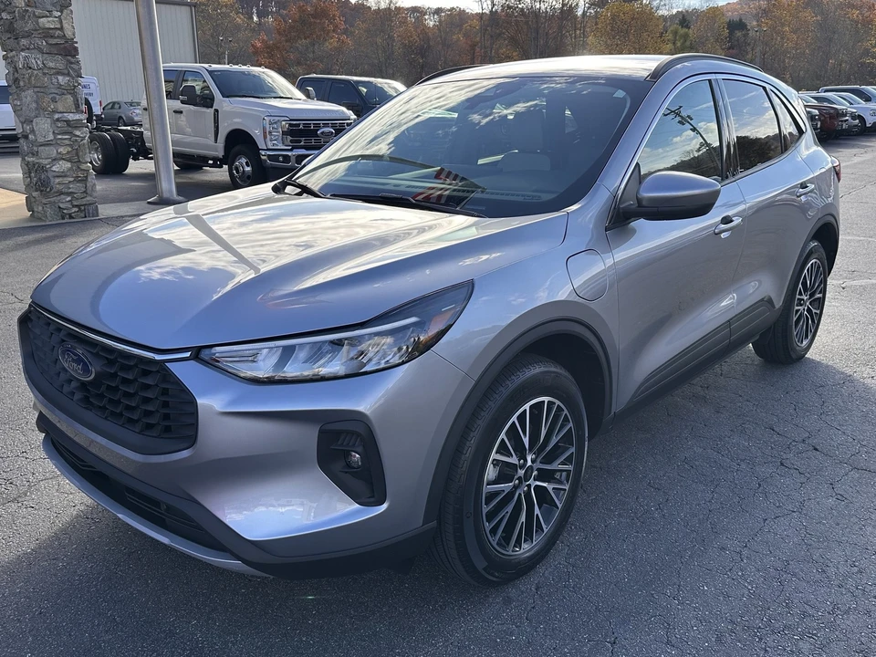 2024 Ford Escape - Image 2 of 12