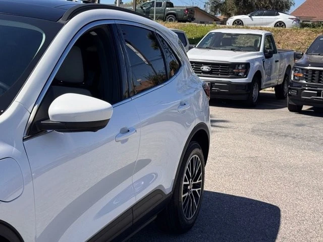 2024 Ford Escape - Image 9 of 21